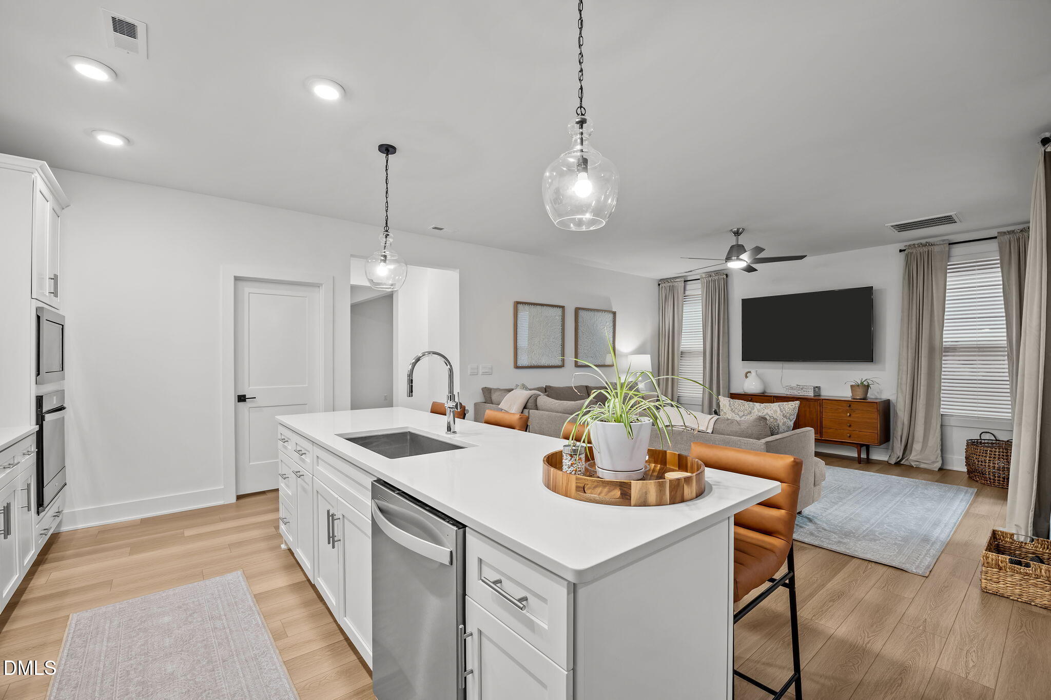 Knightdale, North Carolina, 27545, United States, 4 Bedrooms Bedrooms, ,4 BathroomsBathrooms,Residential,For Sale,1989366