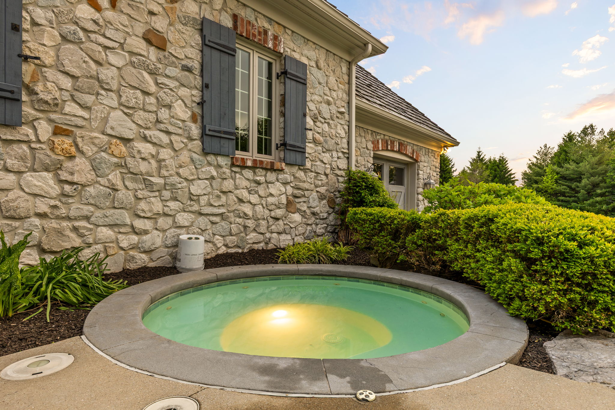  Signature Estate Set on More than 2 Acres in Desirable Zionsville Neighborhood - 物件實景
