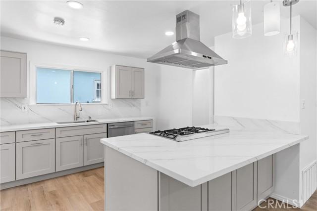 Los Angeles, California, 90043, United States, 3 Bedrooms Bedrooms, ,2 BathroomsBathrooms,Residential,For Sale,1909410