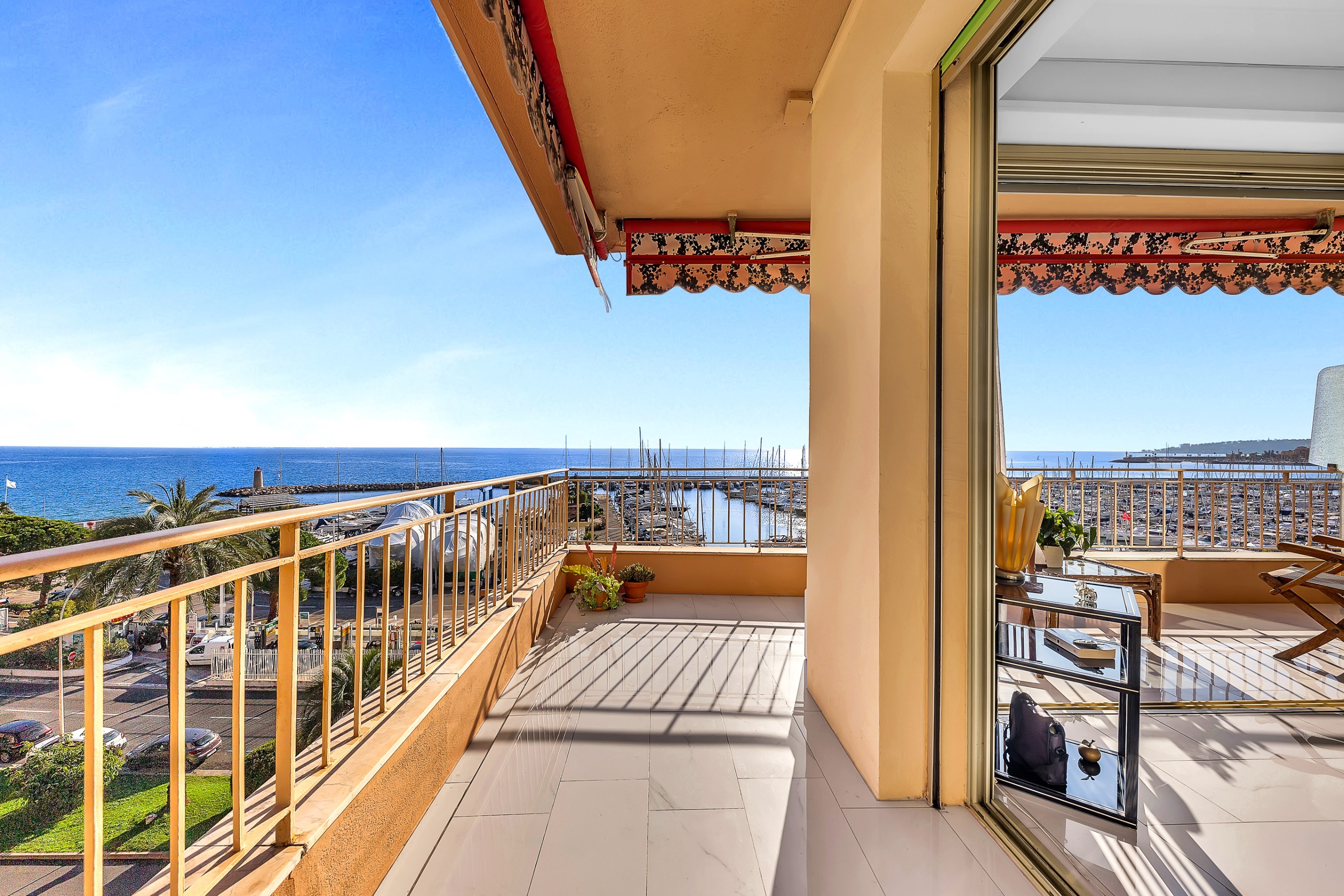  Seafront 2-bed apartment + Garage in Menton Garavan and panoramic sea view - 物件實景