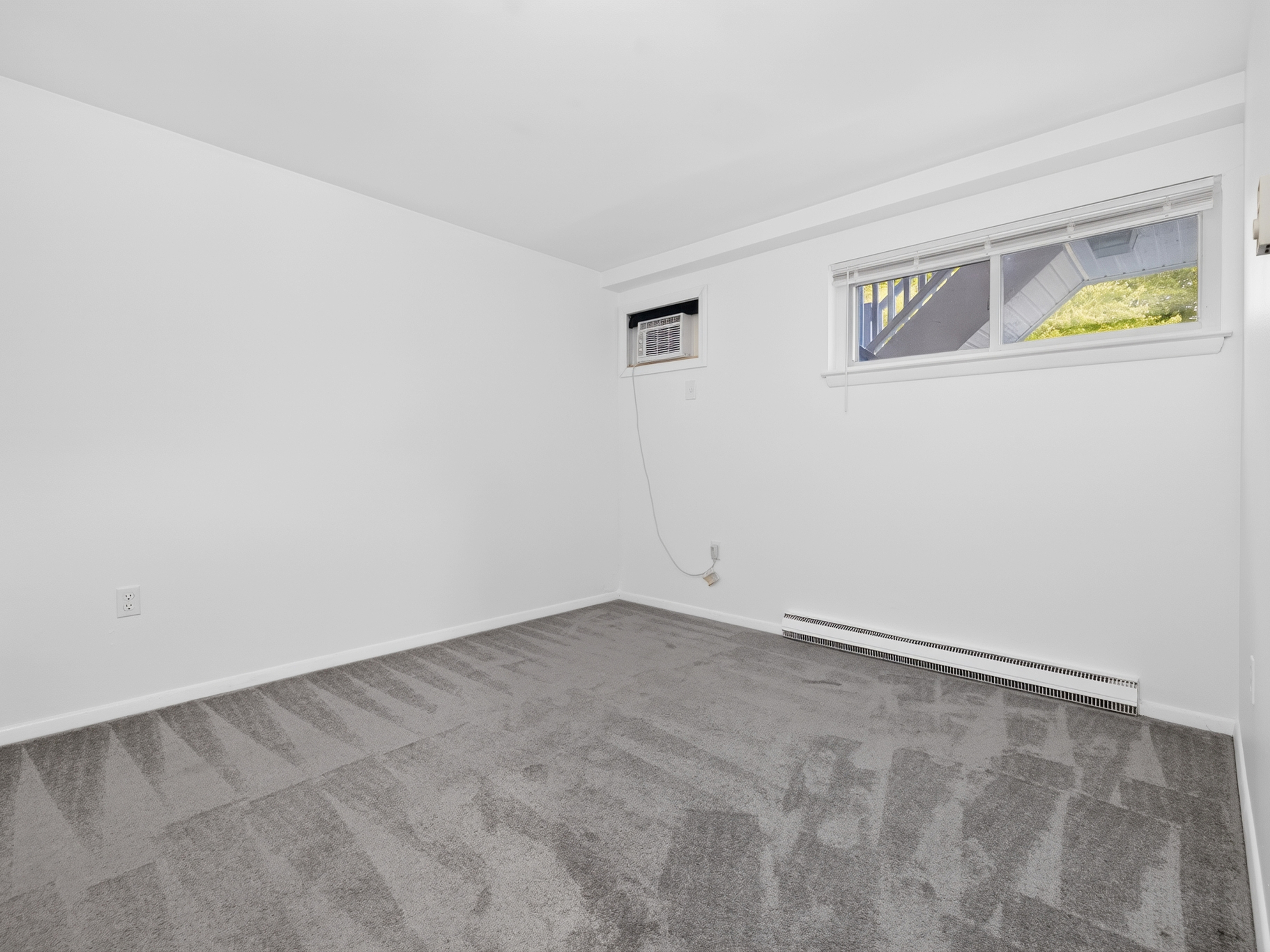  Discover comfortable one-floor living in this great location. - 物件實景