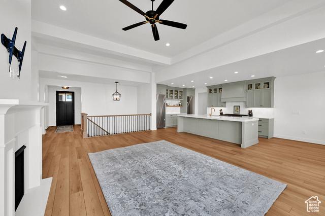 Farmington, Utah, 84025, United States, 5 Bedrooms Bedrooms, ,4 BathroomsBathrooms,Residential,For Sale,1975764