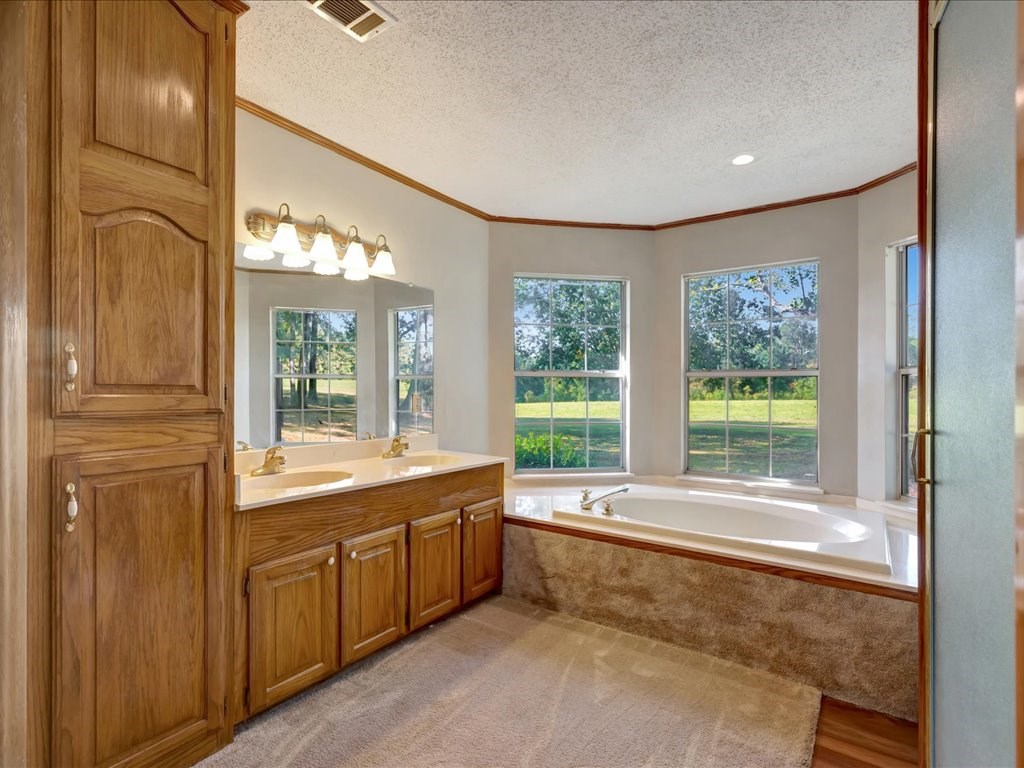 Huntington, Texas, 75949, United States, 4 Bedrooms Bedrooms, ,2 BathroomsBathrooms,Residential,For Sale,1975169