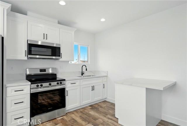 Los Angeles, California, 90044, United States, ,Residential,For Sale,1984386