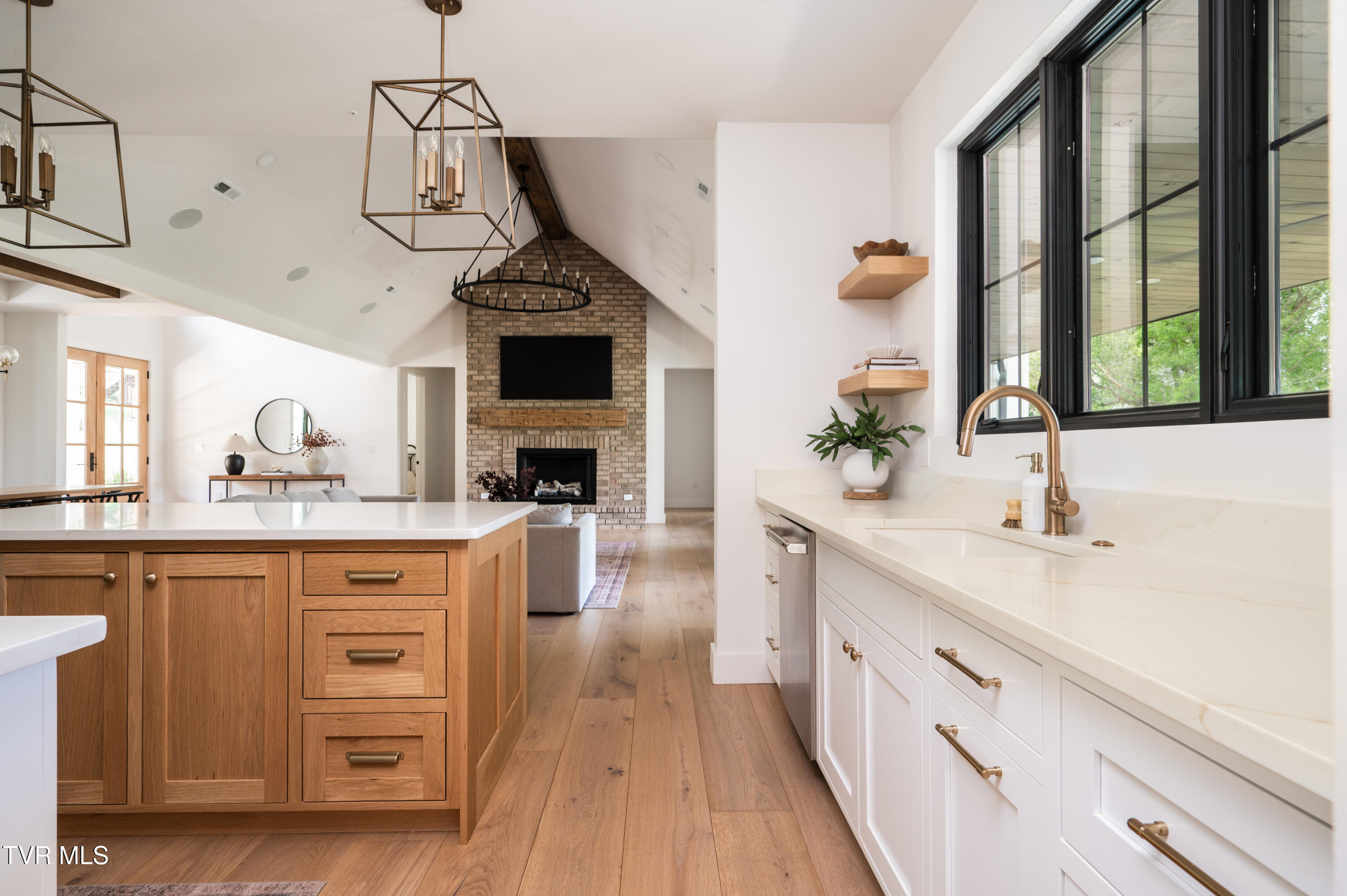 Kingsport, Tennessee, 37664, United States, 4 Bedrooms Bedrooms, ,4 BathroomsBathrooms,Residential,For Sale,1981214