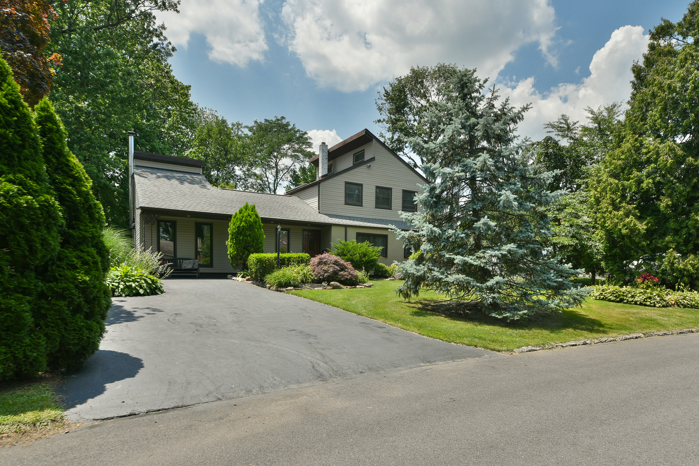 Feasterville Trevose, Pennsylvania, 19053, United States, 4 Bedrooms Bedrooms, ,2 BathroomsBathrooms,Residential,For Sale,1920735