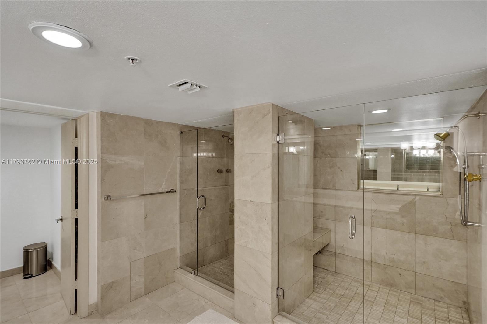 Aventura, Florida, 33180, United States, 5 Bedrooms Bedrooms, ,4 BathroomsBathrooms,Residential,For Sale,1794425