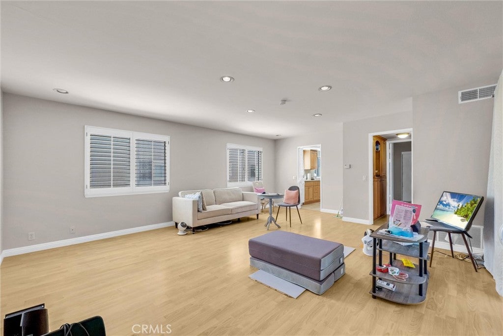 Cypress, California, 90630, United States, 1 Bedroom Bedrooms, ,1 BathroomBathrooms,Residential,For Sale,1950494