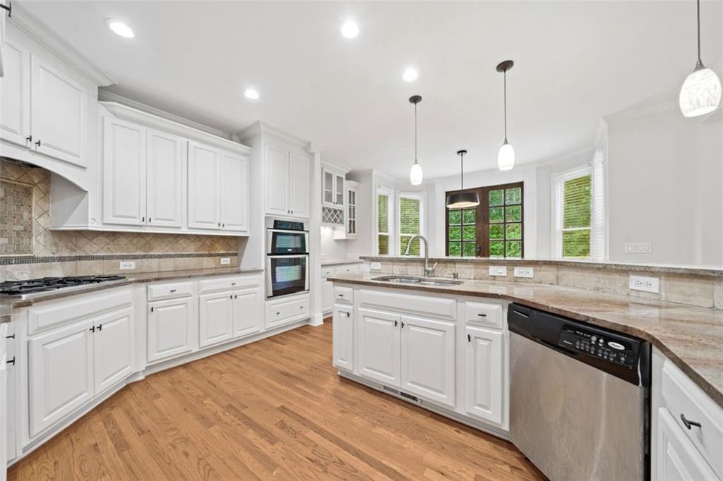 Atlanta, Georgia, 30331, United States, 6 Bedrooms Bedrooms, ,5 BathroomsBathrooms,Residential,For Sale,1906537