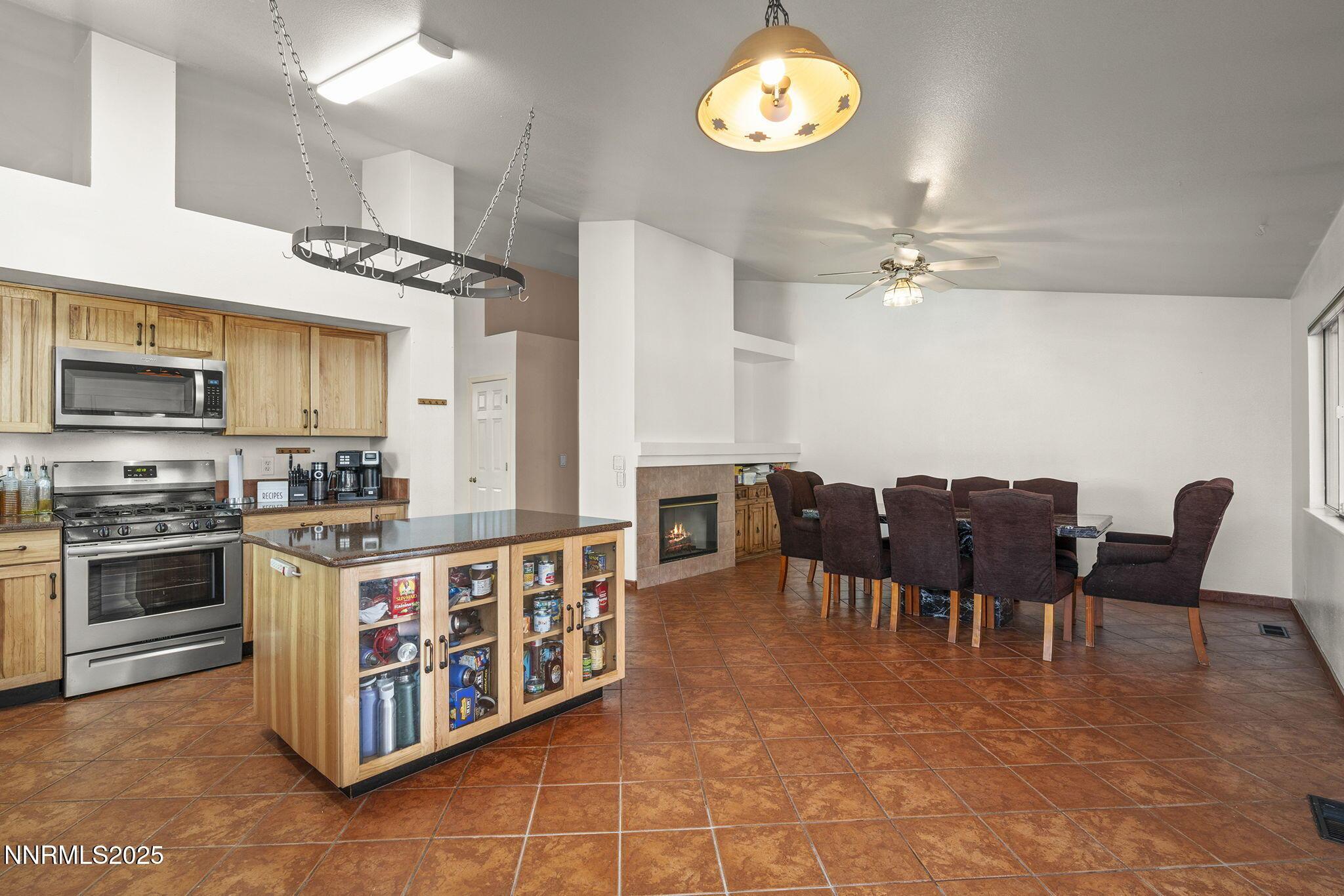 Reno, Nevada, 89502, United States, 4 Bedrooms Bedrooms, ,2 BathroomsBathrooms,Residential,For Sale,1997372