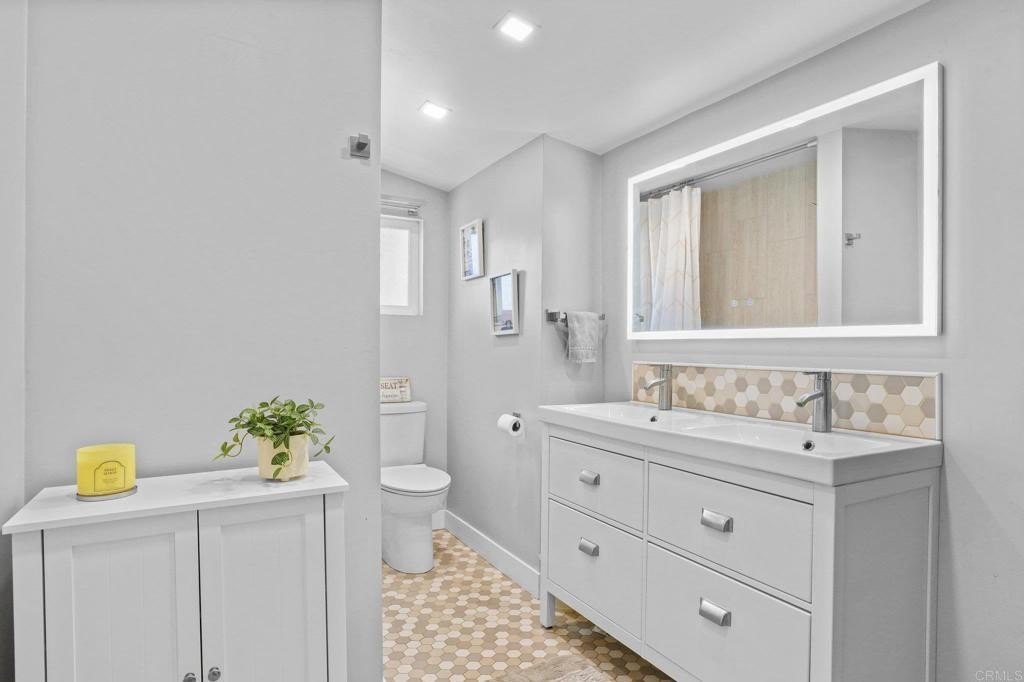 El Cajon, California, 92019, United States, 2 Bedrooms Bedrooms, ,1 BathroomBathrooms,Residential,For Sale,1987846