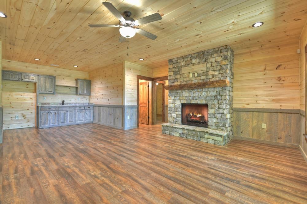 Mineral Bluff, Georgia, 30559, United States, 4 Bedrooms Bedrooms, ,4 BathroomsBathrooms,Residential,For Sale,1871299