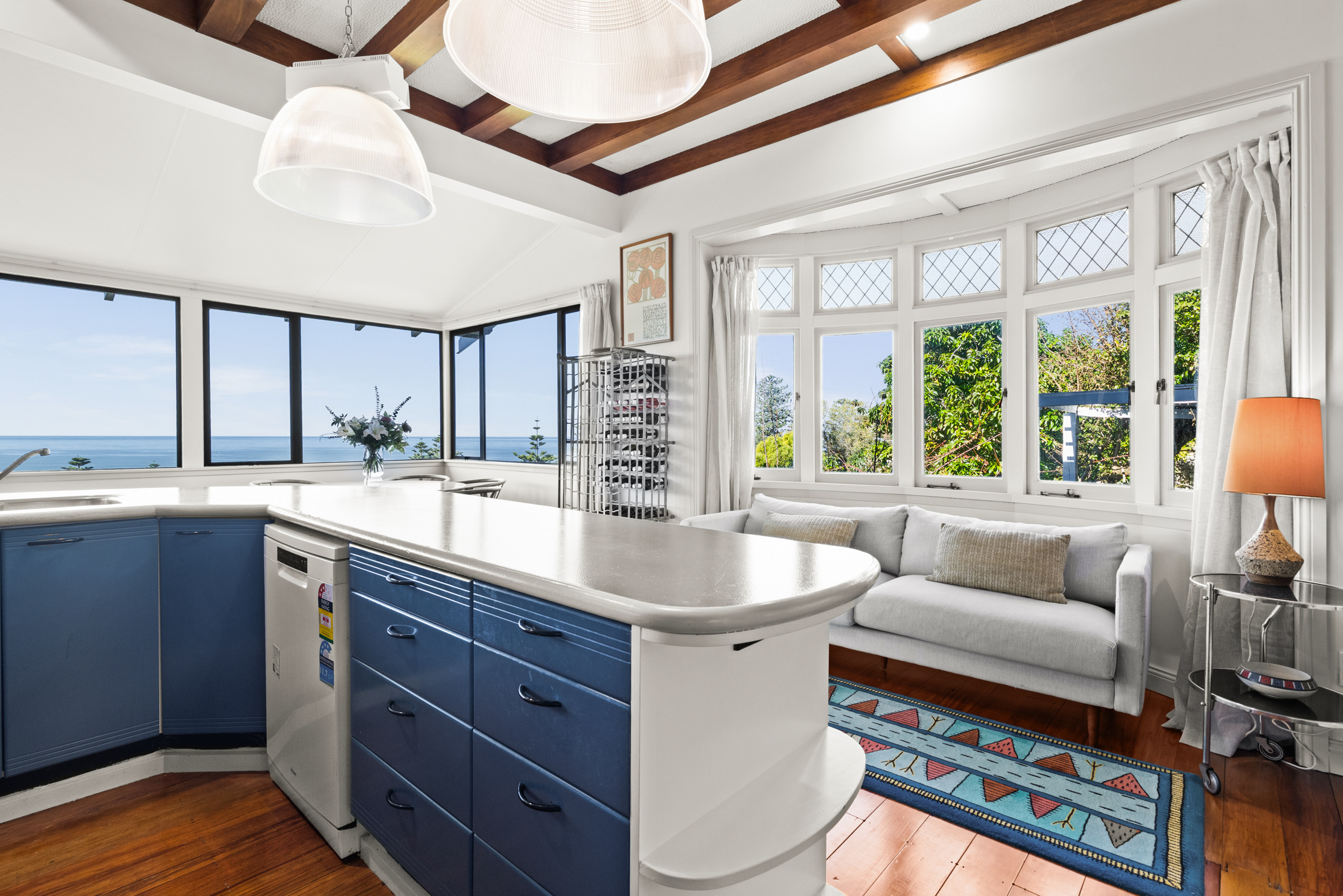  Panoramic Ocean Views with Income Potential - 物件實景