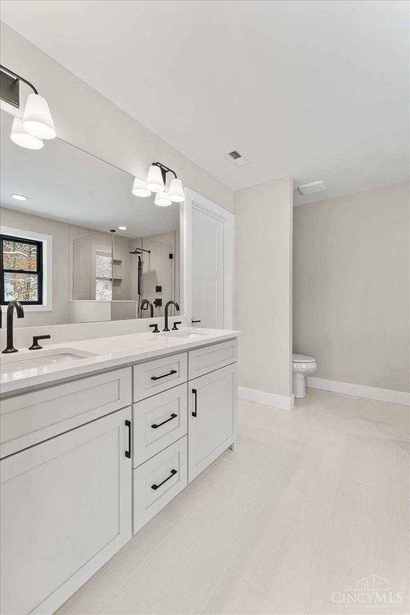 Blue Ash, Ohio, 45241, United States, 4 Bedrooms Bedrooms, ,4 BathroomsBathrooms,Residential,For Sale,2001661