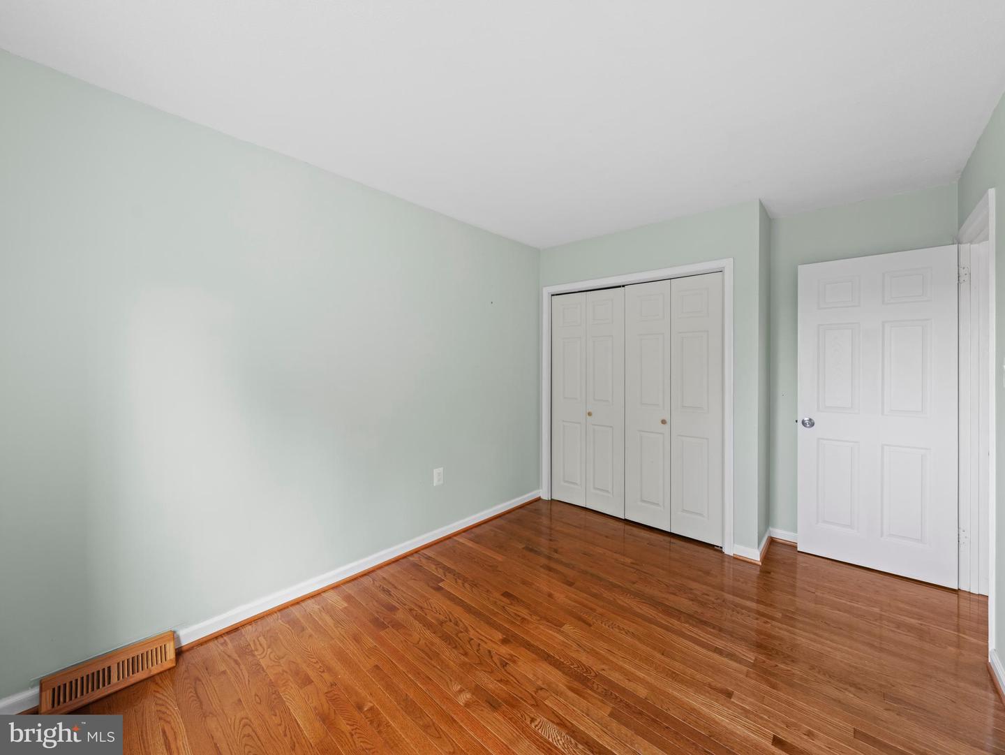 Annandale, Virginia, 22003, United States, 3 Bedrooms Bedrooms, ,4 BathroomsBathrooms,Residential,For Sale,2001924