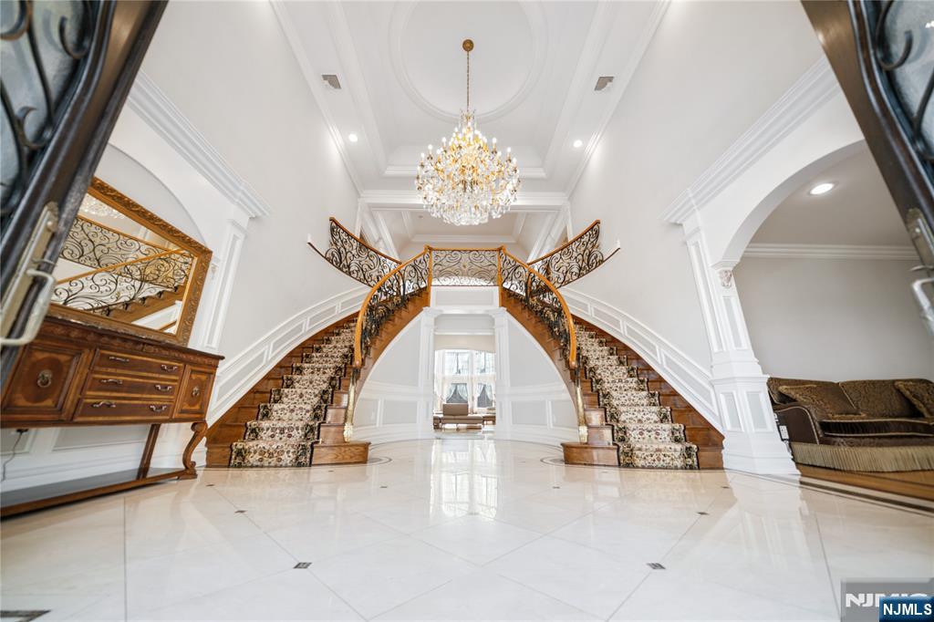 Fort Lee, New Jersey, 07024, United States, 6 Bedrooms Bedrooms, ,7 BathroomsBathrooms,Residential,For Sale,1891733