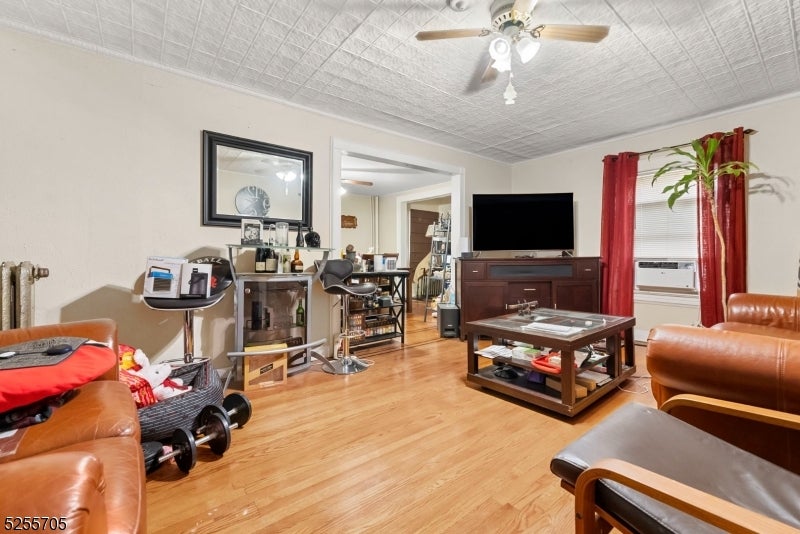 Belleville Twp., New Jersey, 07109, United States, ,2 BathroomsBathrooms,Residential,For Sale,1980231