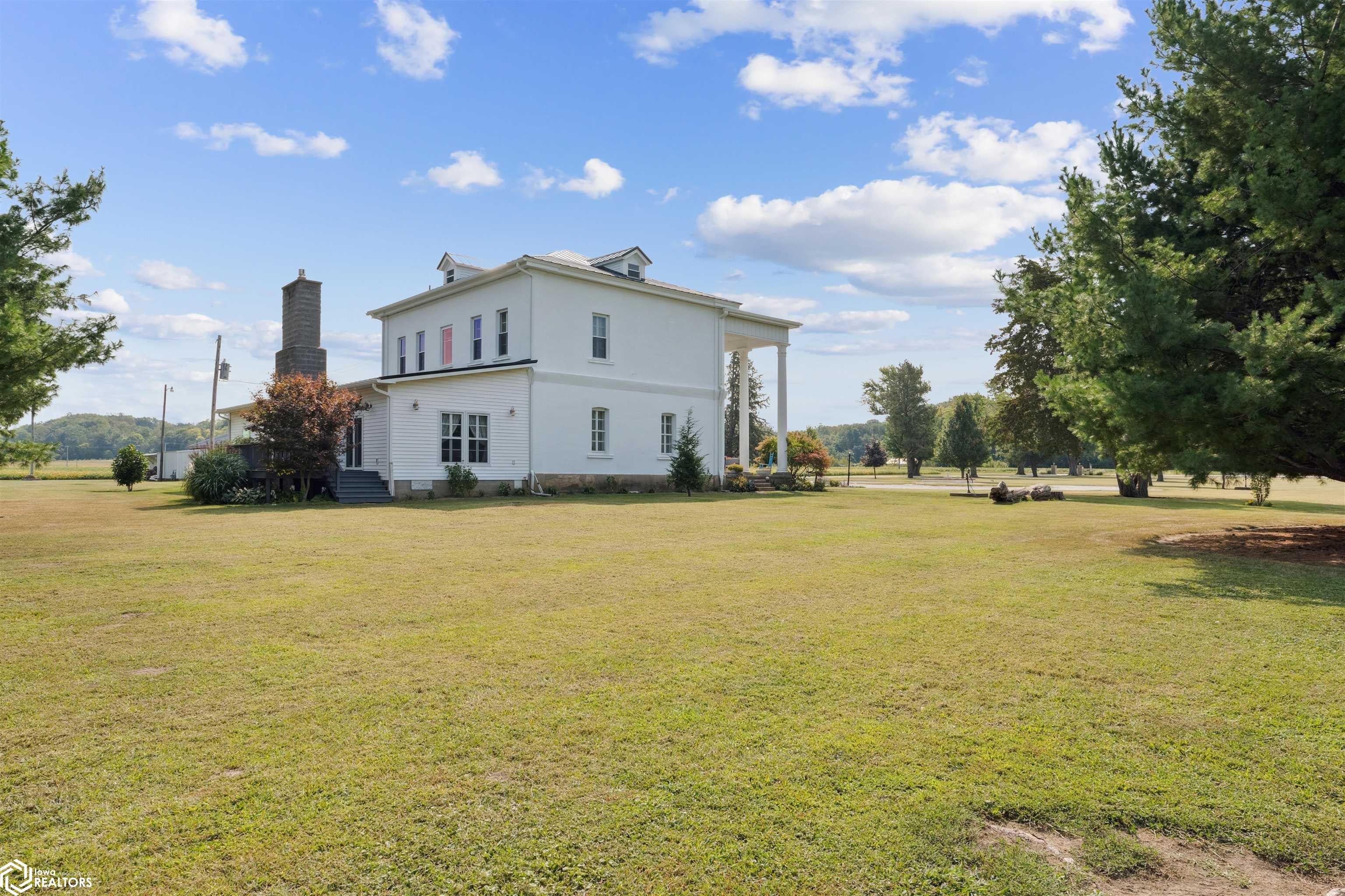 Dallas City, Illinois, 62330, United States, 8 Bedrooms Bedrooms, ,7 BathroomsBathrooms,Residential,For Sale,1980104