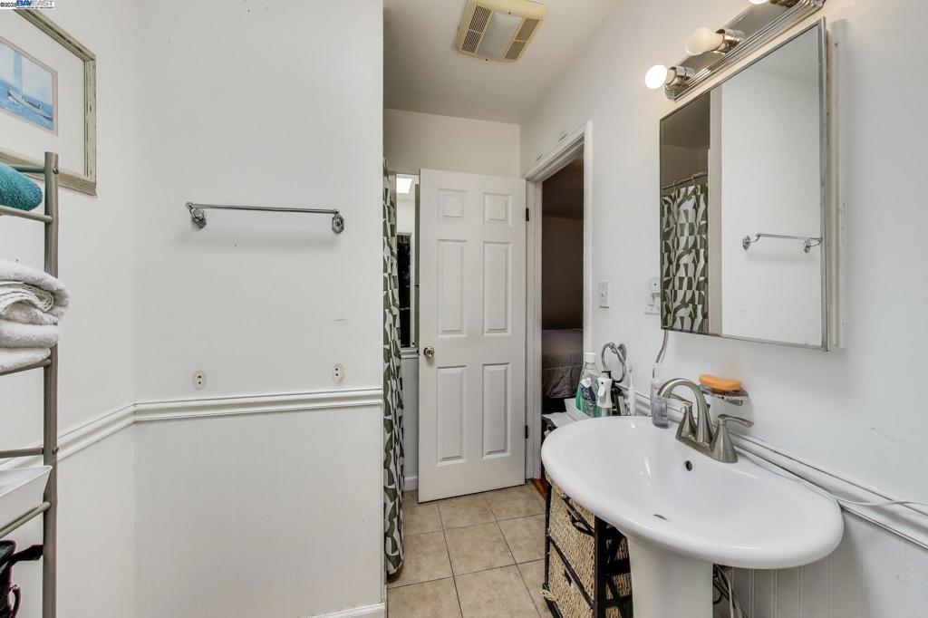 Hayward, California, 94544, United States, 3 Bedrooms Bedrooms, ,2 BathroomsBathrooms,Residential,For Sale,1938339