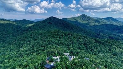 Hiawassee, Georgia, 30546, United States, 3 Bedrooms Bedrooms, ,4 BathroomsBathrooms,Residential,For Sale,1933523