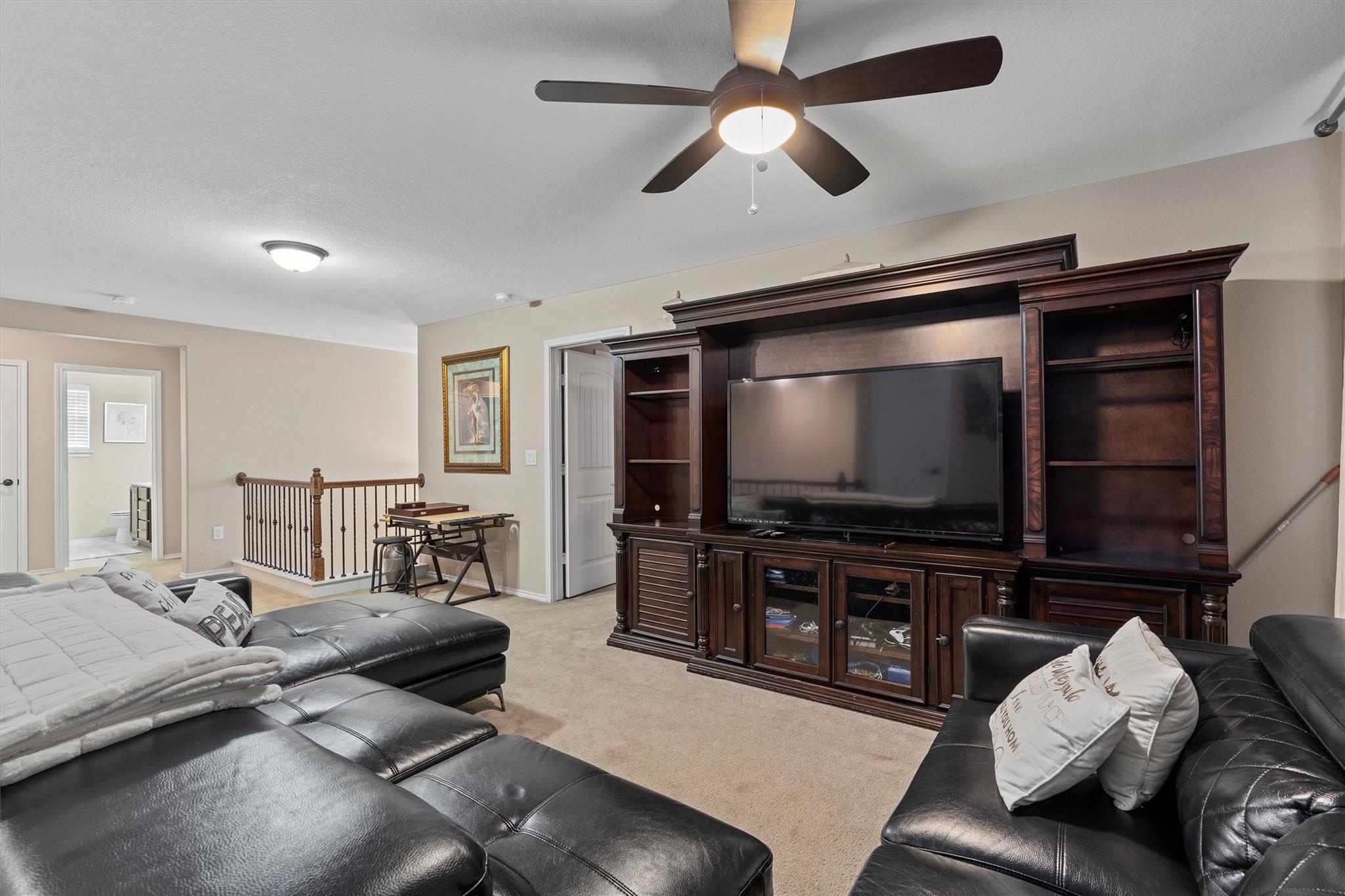 Austin, Texas, 78744, United States, 5 Bedrooms Bedrooms, ,4 BathroomsBathrooms,Residential,For Sale,1975896