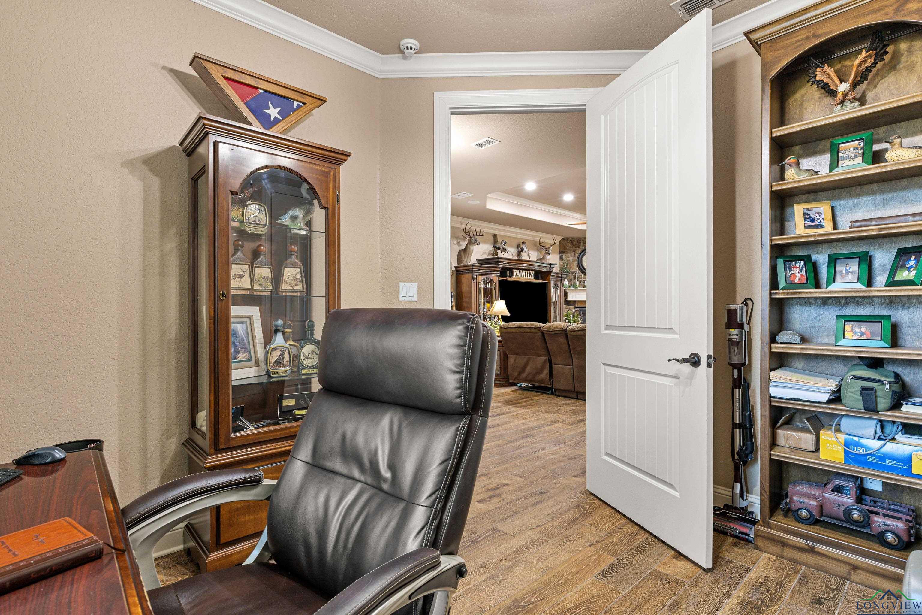 Longview, Texas, 75605, United States, 5 Bedrooms Bedrooms, ,3 BathroomsBathrooms,Residential,For Sale,1827224