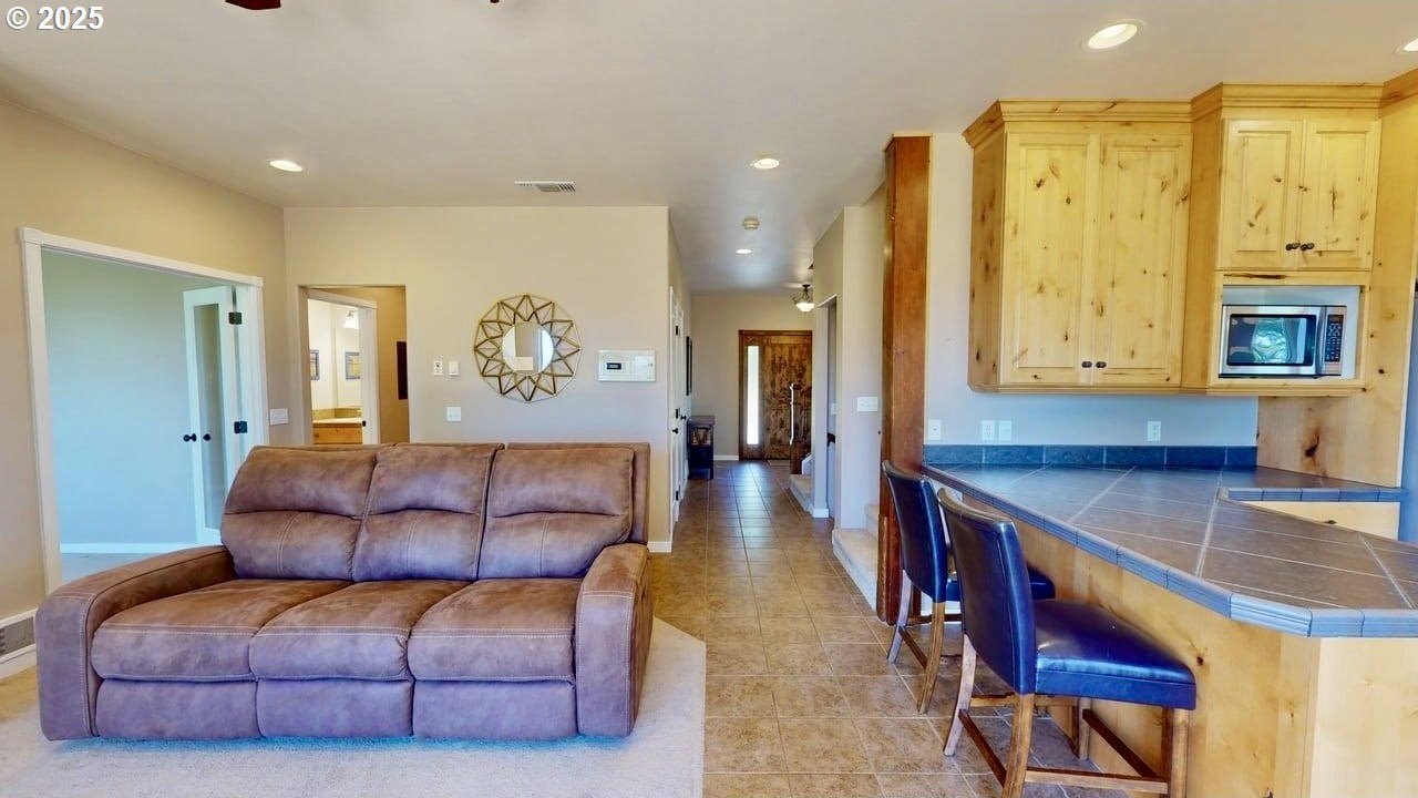 Gold Beach, Oregon, 97444, United States, 6 Bedrooms Bedrooms, ,4 BathroomsBathrooms,Residential,For Sale,1982299