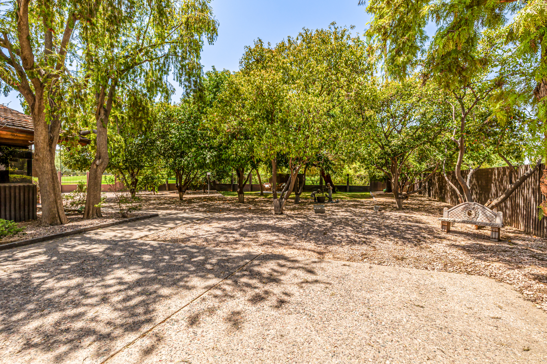 Paradise Valley, Arizona, 85253, United States, 4 Bedrooms Bedrooms, ,8 BathroomsBathrooms,Residential,For Sale,1914345