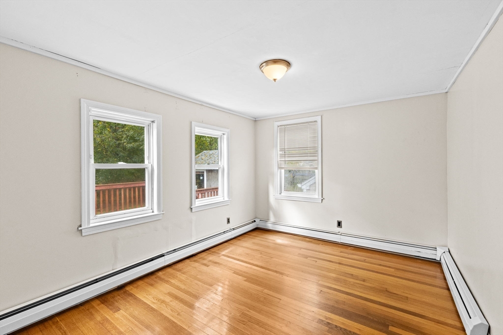 Weymouth, Massachusetts, 02190, United States, 2 Bedrooms Bedrooms, ,1 BathroomBathrooms,Residential,For Sale,1972757