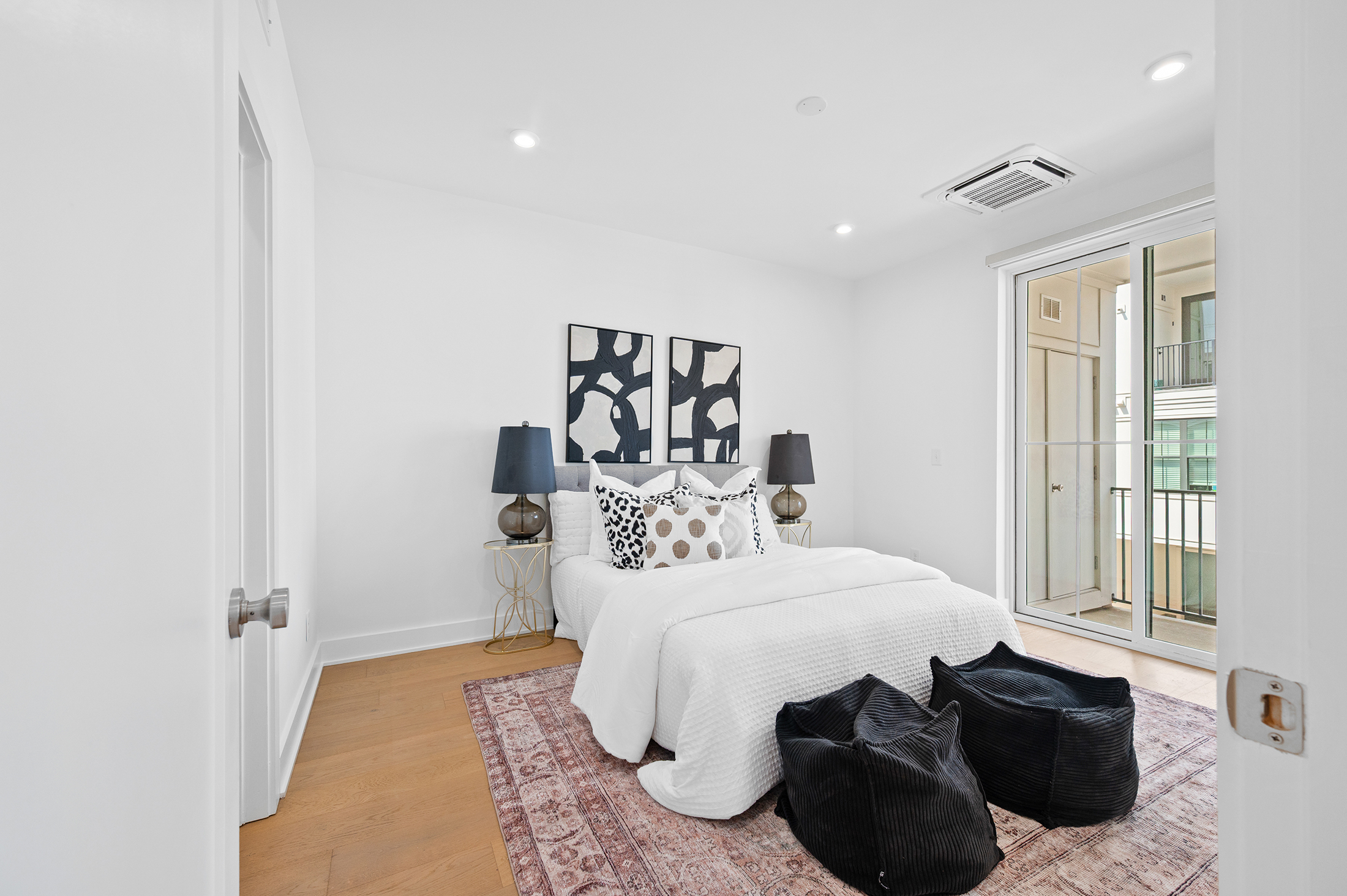  Modern, End-Unit Condo Perfectly Positioned in Decatur - 物件實景