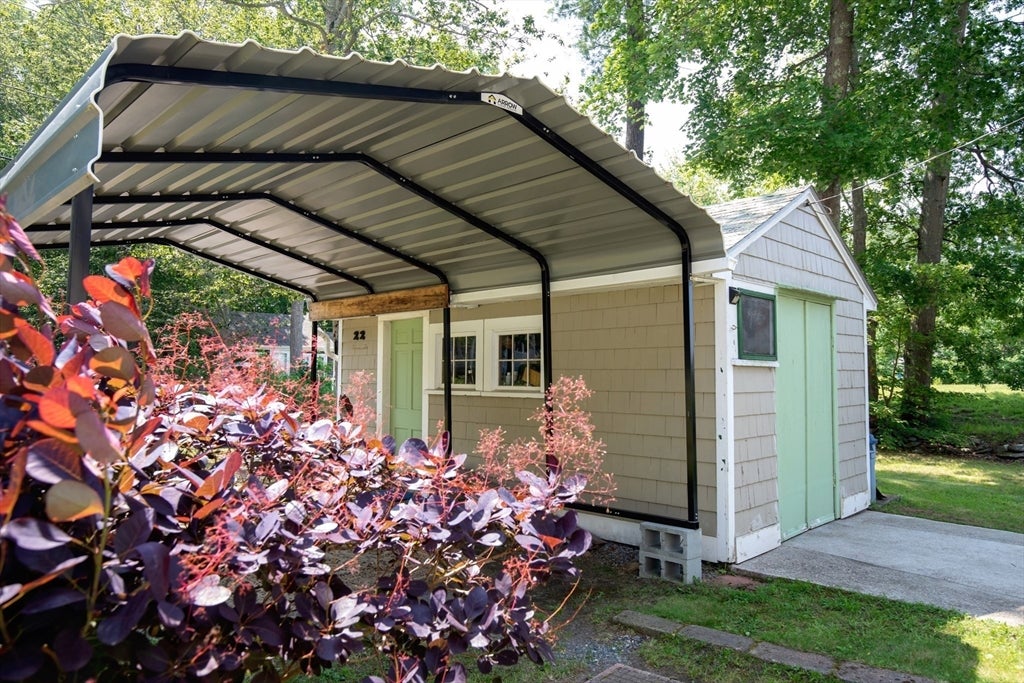 Lakeville, Massachusetts, 02347, United States, 2 Bedrooms Bedrooms, ,1 BathroomBathrooms,Residential,For Sale,1924540