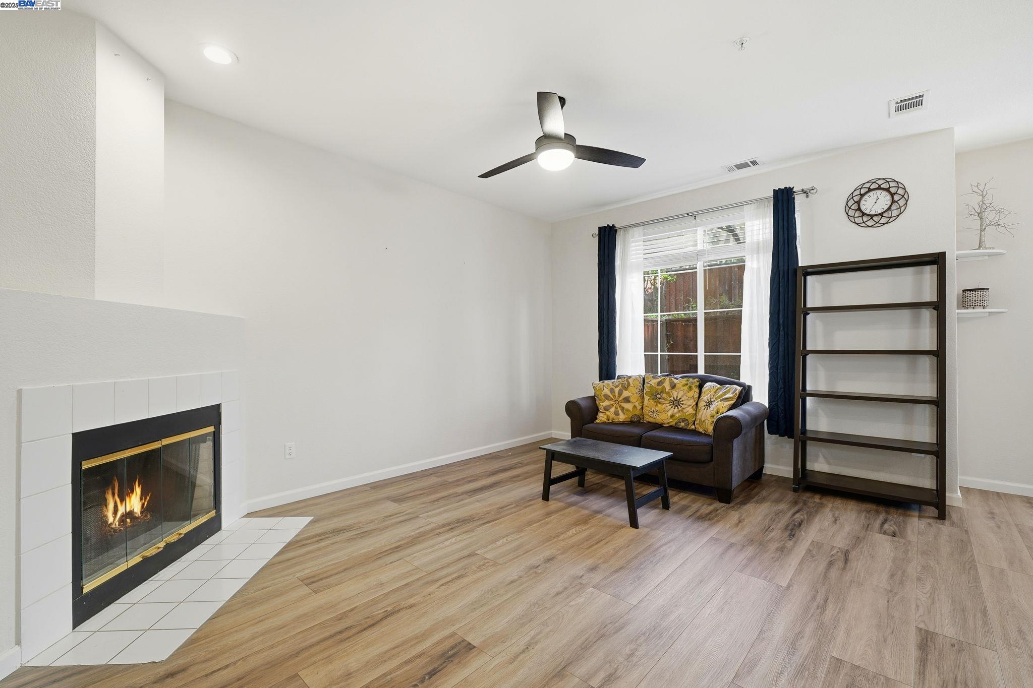 Dublin, California, 94568, United States, 2 Bedrooms Bedrooms, ,2 BathroomsBathrooms,Residential,For Sale,2001981