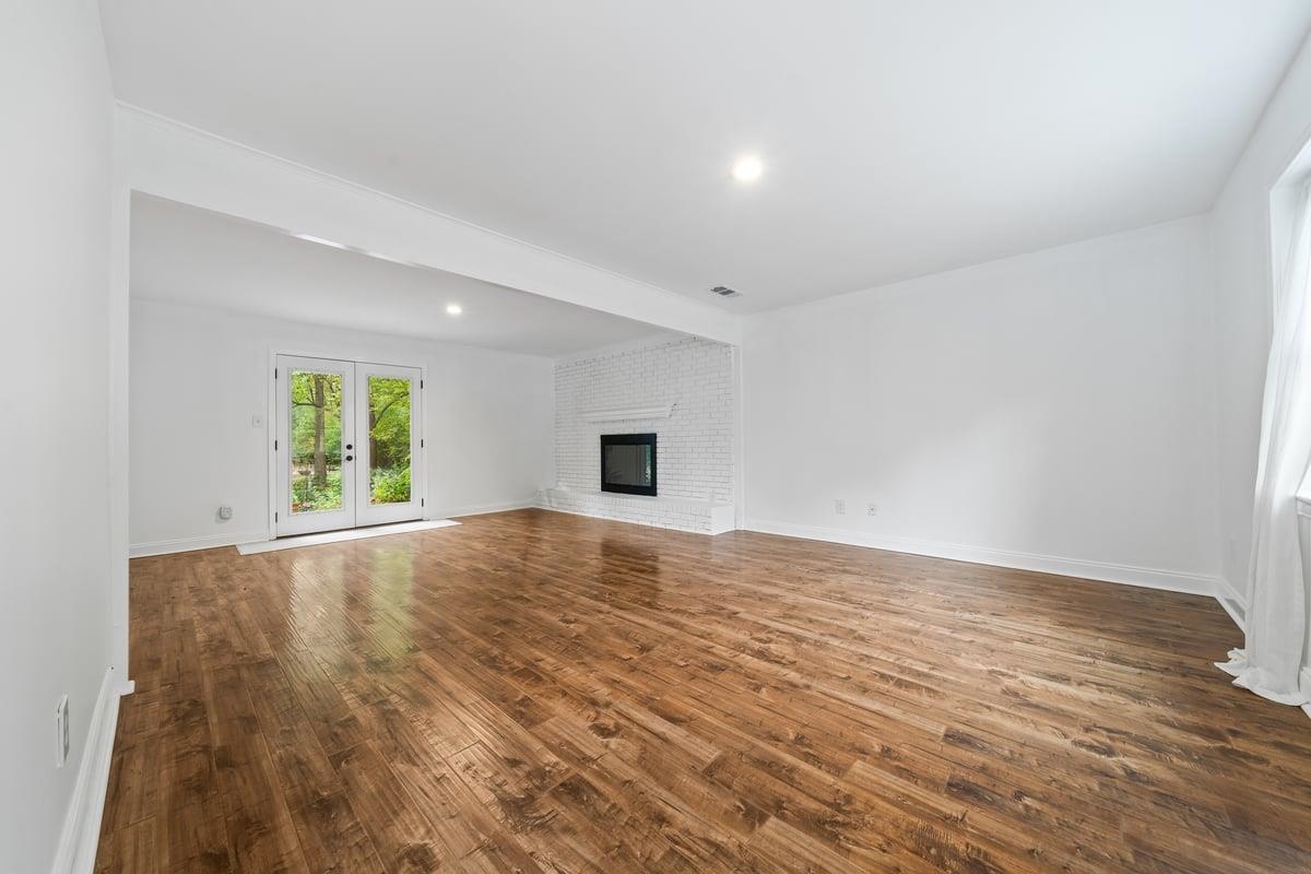 Collierville, Tennessee, 38017, United States, 3 Bedrooms Bedrooms, ,3 BathroomsBathrooms,Residential,For Sale,1989206