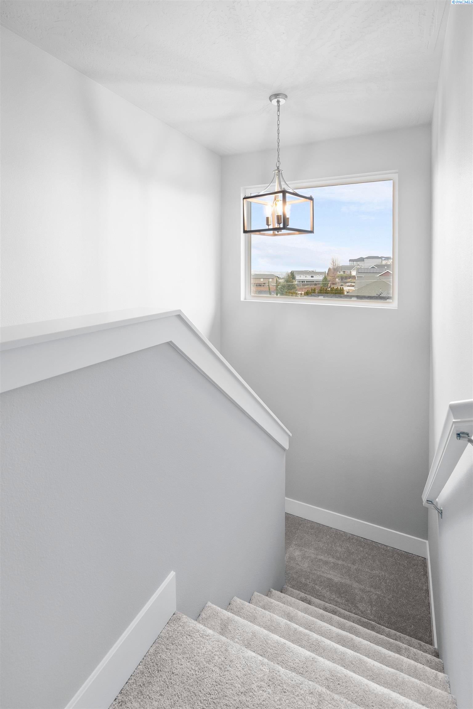 West Richland, Washington, 99353, United States, 4 Bedrooms Bedrooms, ,2 BathroomsBathrooms,Residential,For Sale,2014004