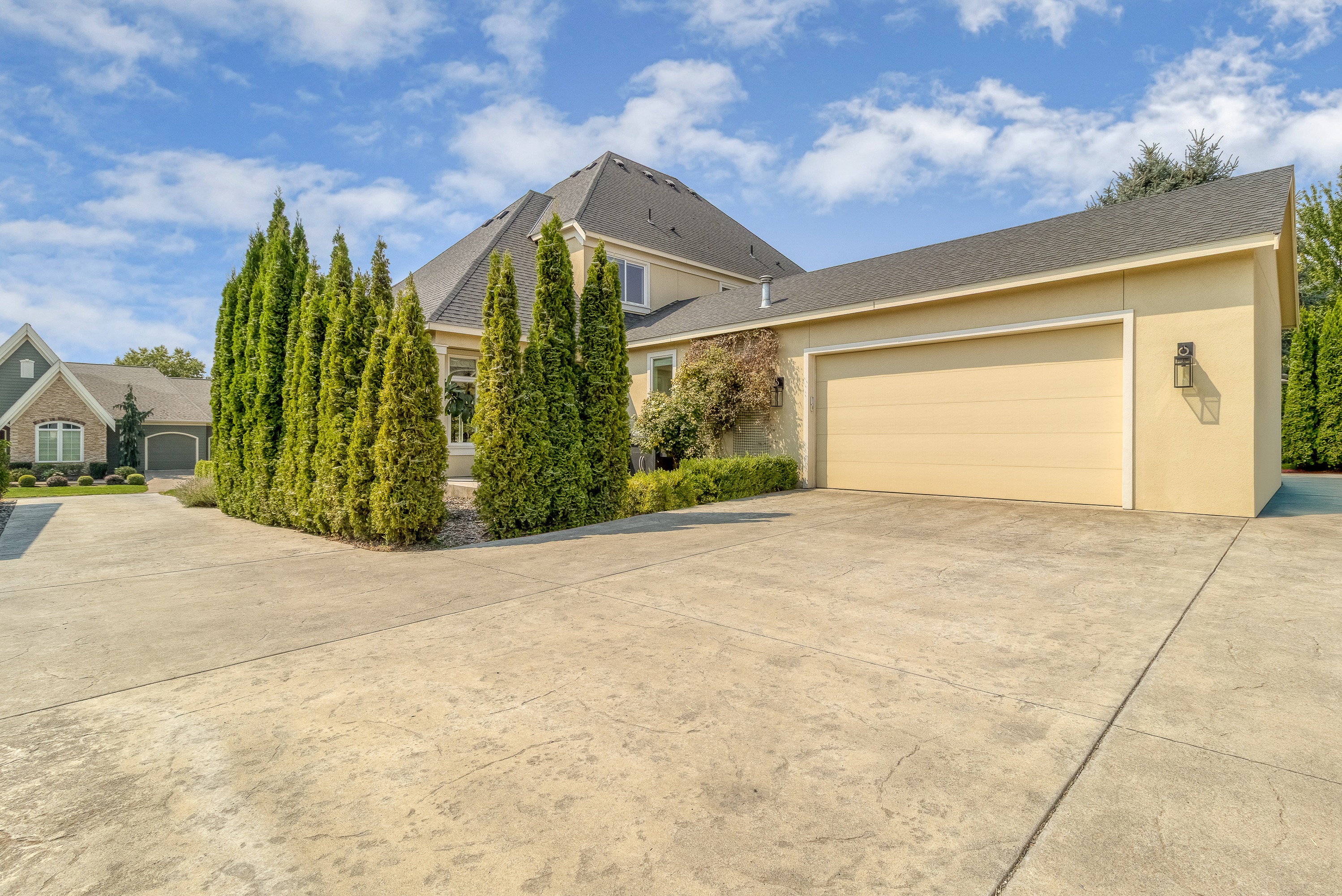  1017 SE Crestlane Drive - 物件實景