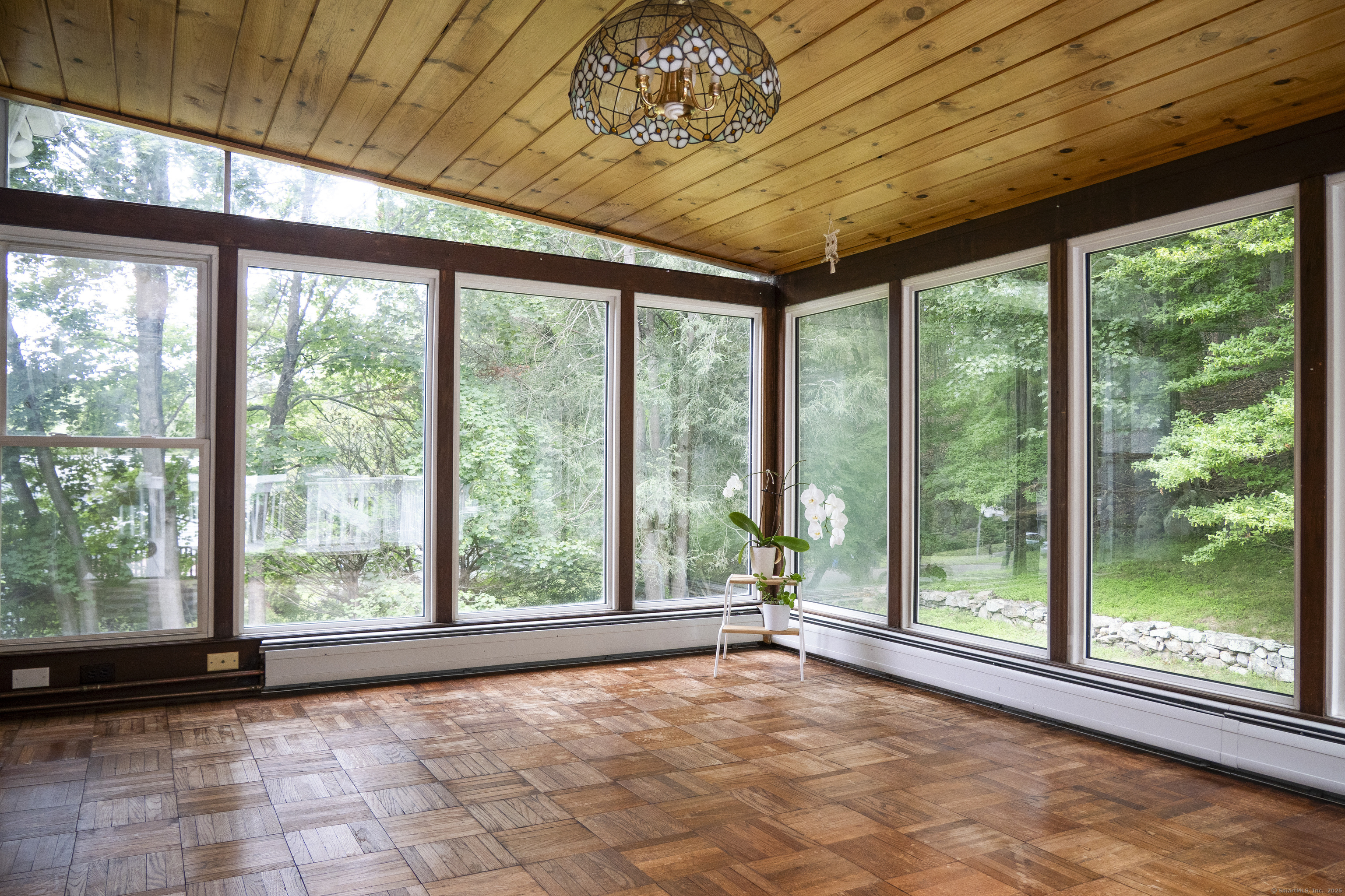 Trumbull, Connecticut, 06611, United States, 3 Bedrooms Bedrooms, ,3 BathroomsBathrooms,Residential,For Sale,1937031