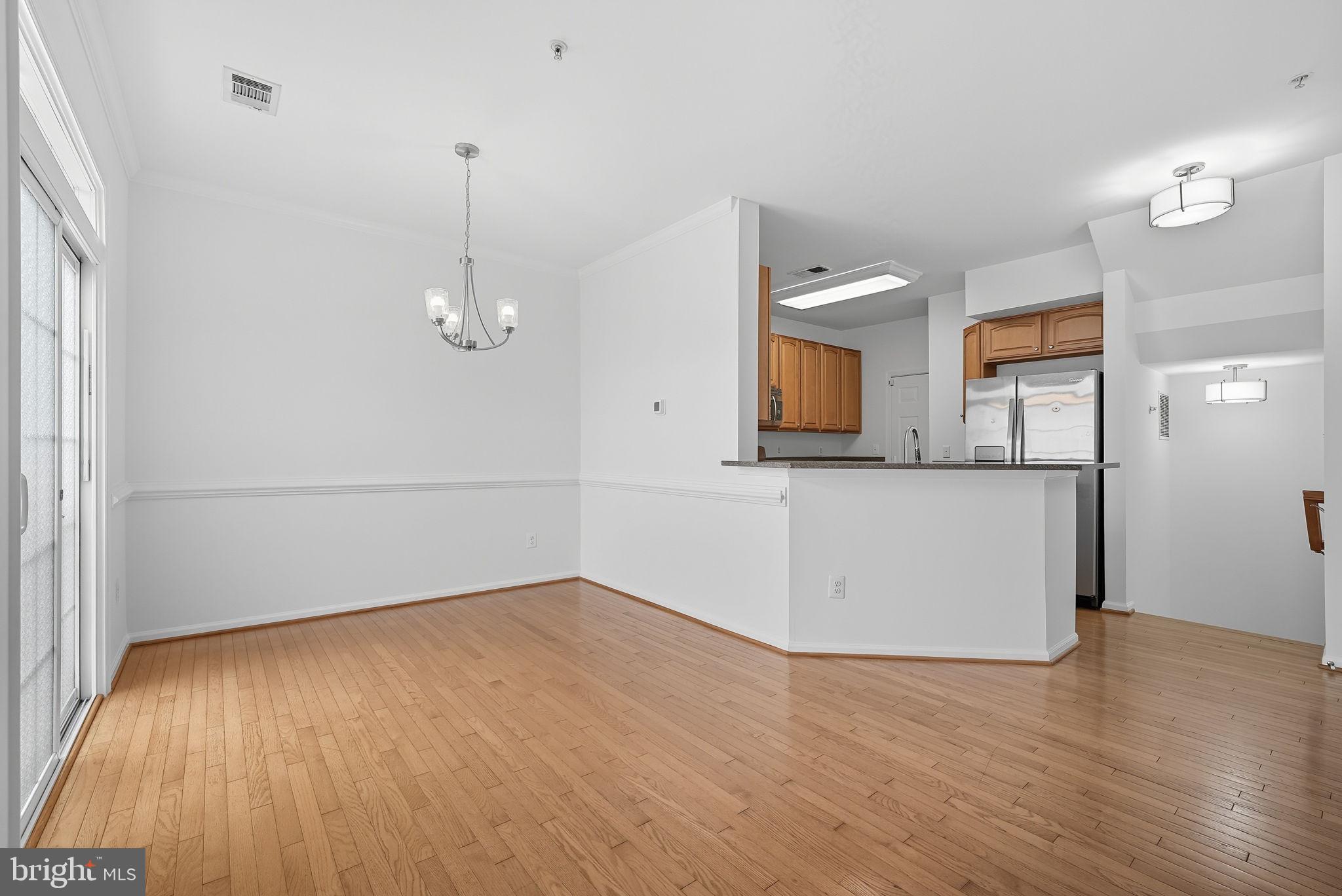 Fairfax, Virginia, 22033, United States, 3 Bedrooms Bedrooms, ,4 BathroomsBathrooms,Residential,For Sale,1975238