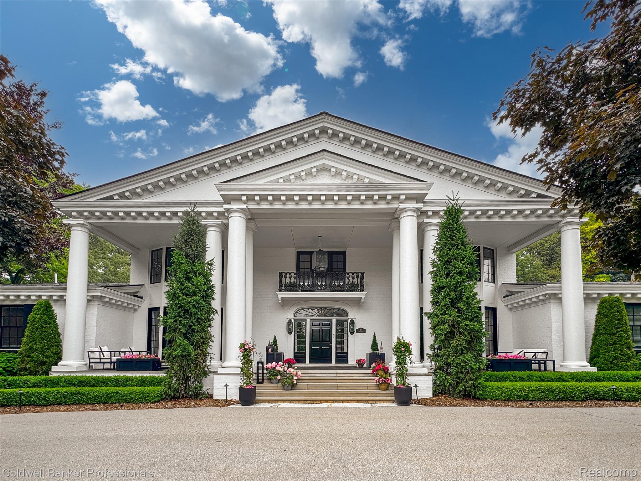 Dunston Rd, Bloomfield Hills, MI 48304