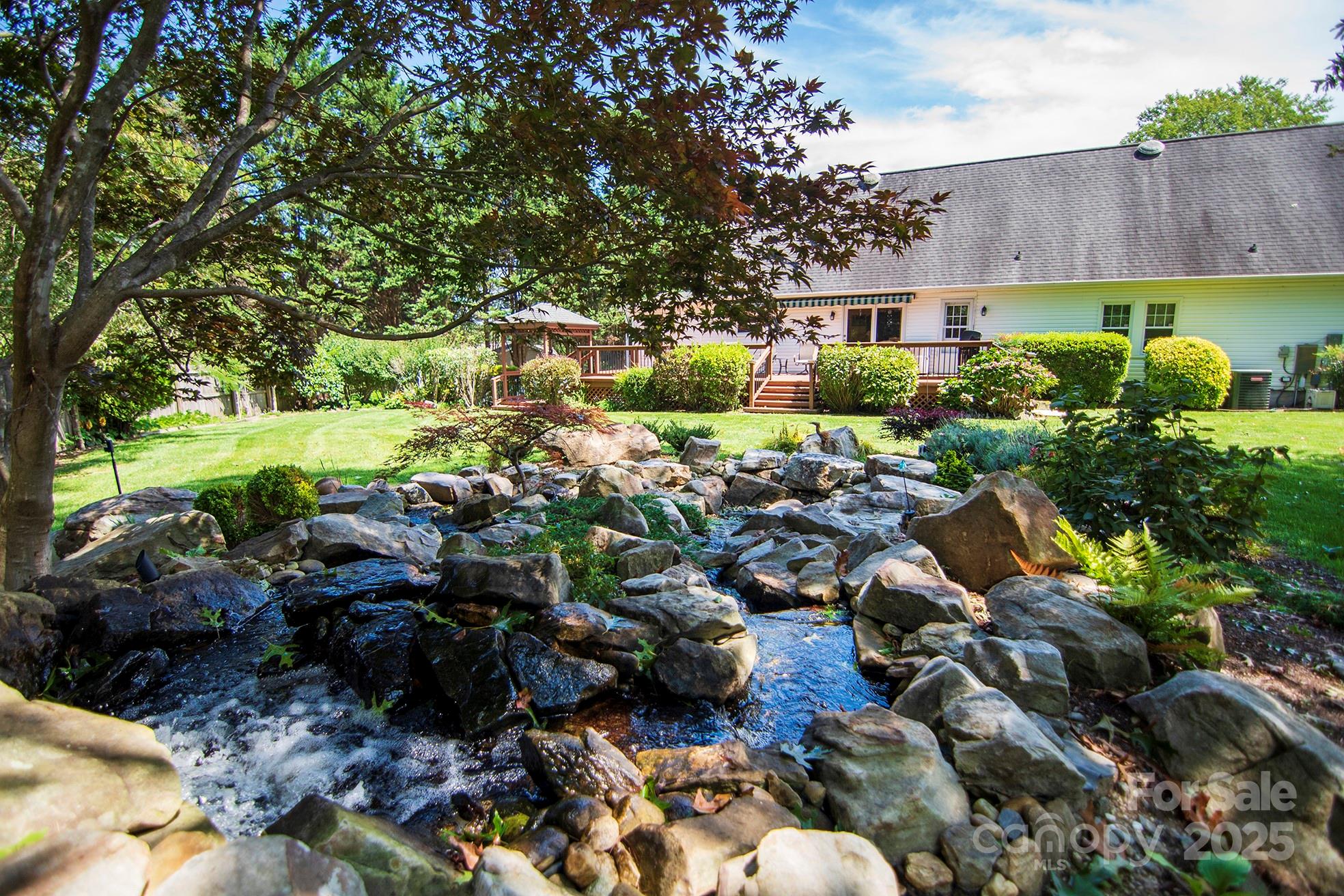 Hendersonville, North Carolina, 28792, United States, 3 Bedrooms Bedrooms, ,3 BathroomsBathrooms,Residential,For Sale,1976526