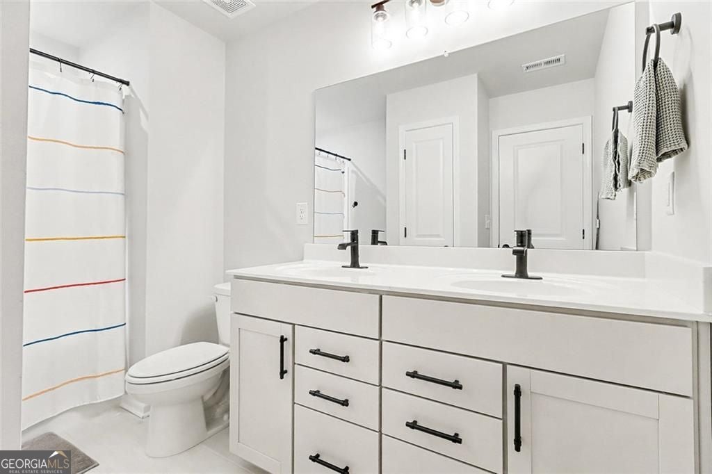 Auburn, Georgia, 30011, United States, 5 Bedrooms Bedrooms, ,4 BathroomsBathrooms,Residential,For Sale,2006605