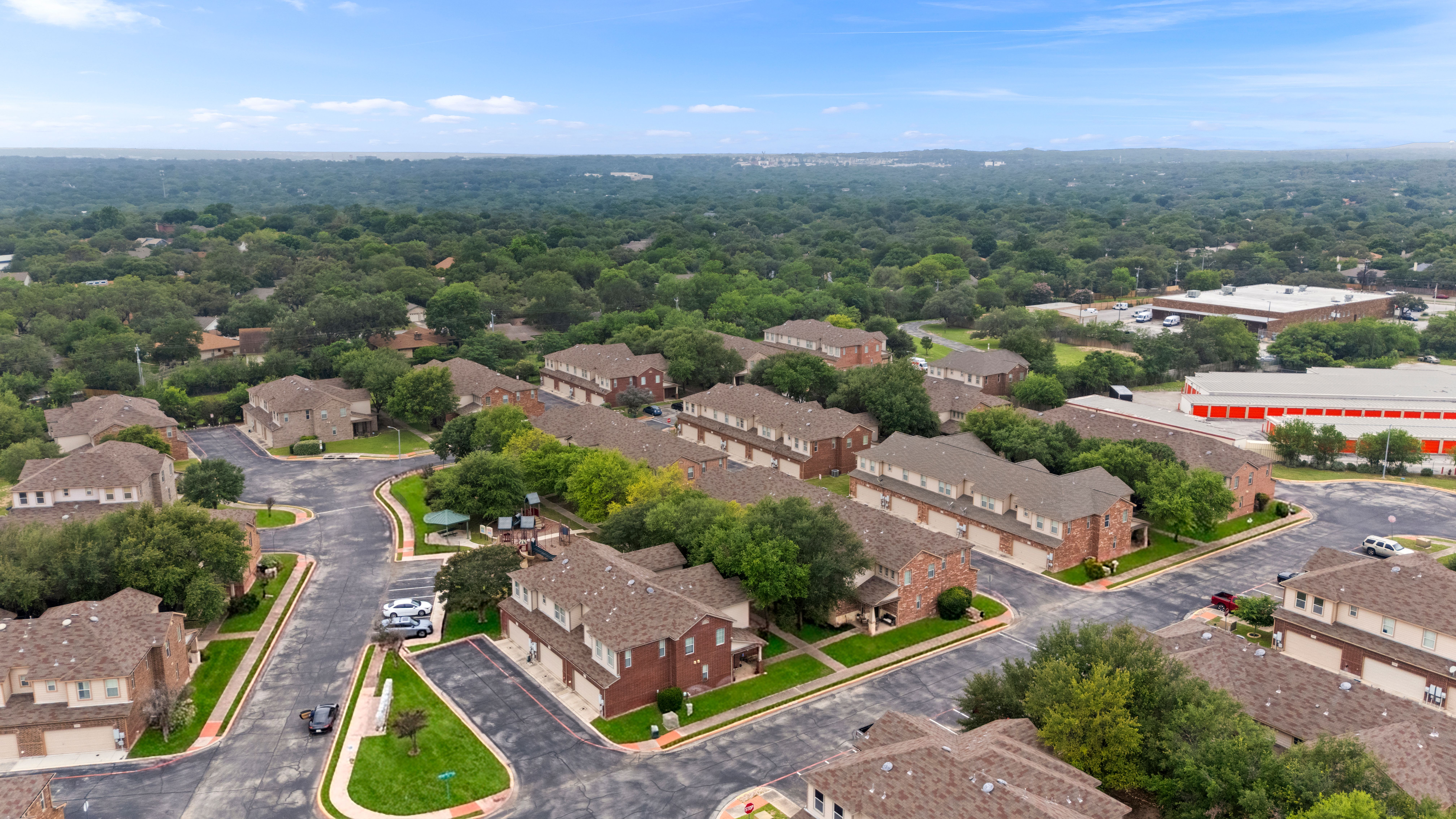  Spacious 3BR Townhome in Prime North San Antonio Location - 物件實景