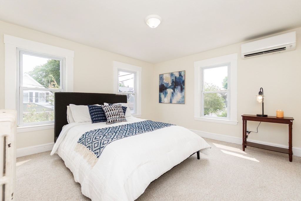 Wakefield, Massachusetts, 01880, United States, 4 Bedrooms Bedrooms, ,2 BathroomsBathrooms,Residential,For Sale,1976836