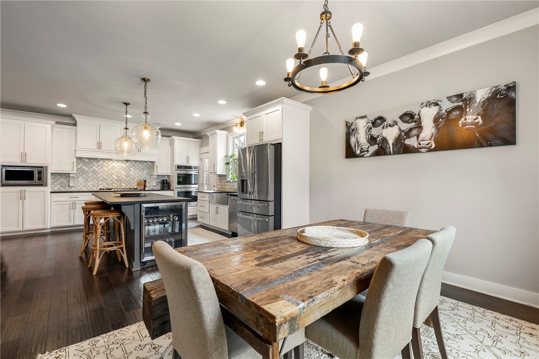 Fayetteville, Arkansas, 72701, United States, 4 Bedrooms Bedrooms, ,4 BathroomsBathrooms,Residential,For Sale,1895479