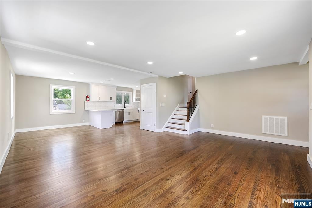 Dumont, New Jersey, 07628, United States, 4 Bedrooms Bedrooms, ,3 BathroomsBathrooms,Residential,For Sale,1906852