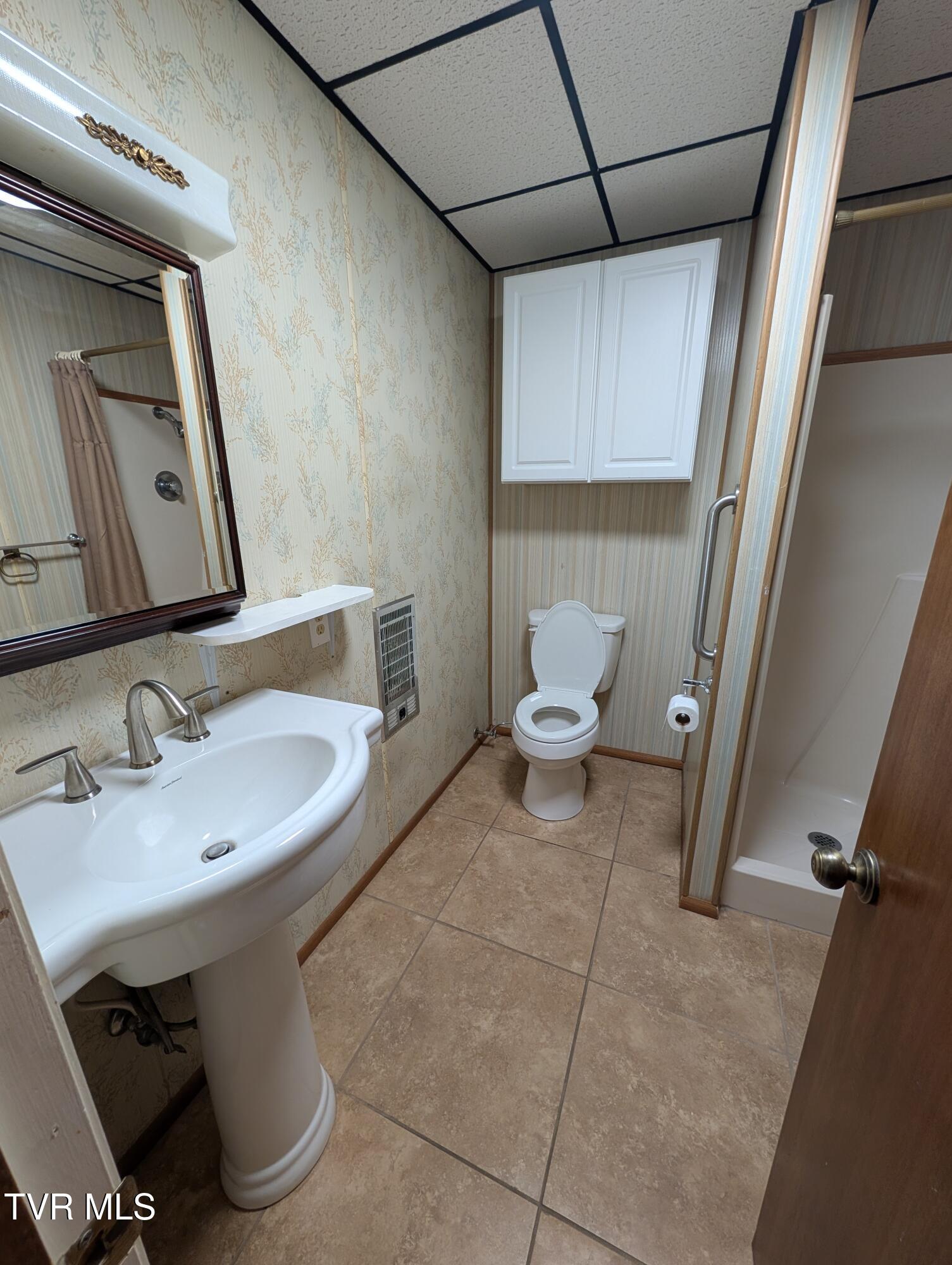 Johnson City, Tennessee, 37604, United States, 4 Bedrooms Bedrooms, ,3 BathroomsBathrooms,Residential,For Sale,1978550