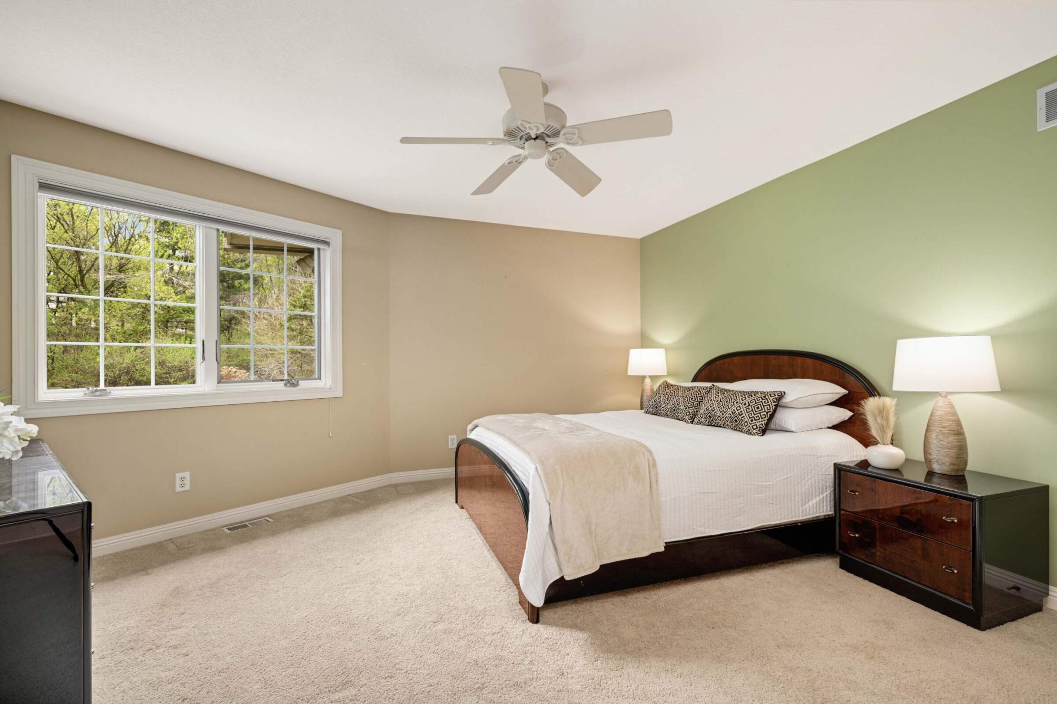 Woodbury, Minnesota, 55129, United States, 5 Bedrooms Bedrooms, ,5 BathroomsBathrooms,Residential,For Sale,1989522