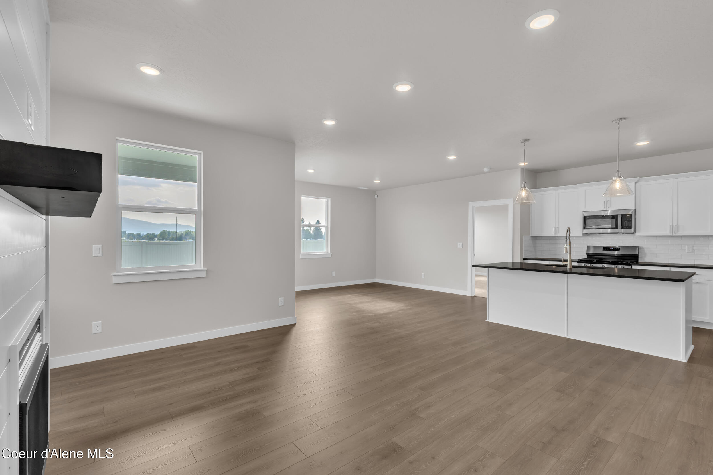 Coeur d'Alene, Idaho, 83815, United States, 4 Bedrooms Bedrooms, ,2 BathroomsBathrooms,Residential,For Sale,1975226