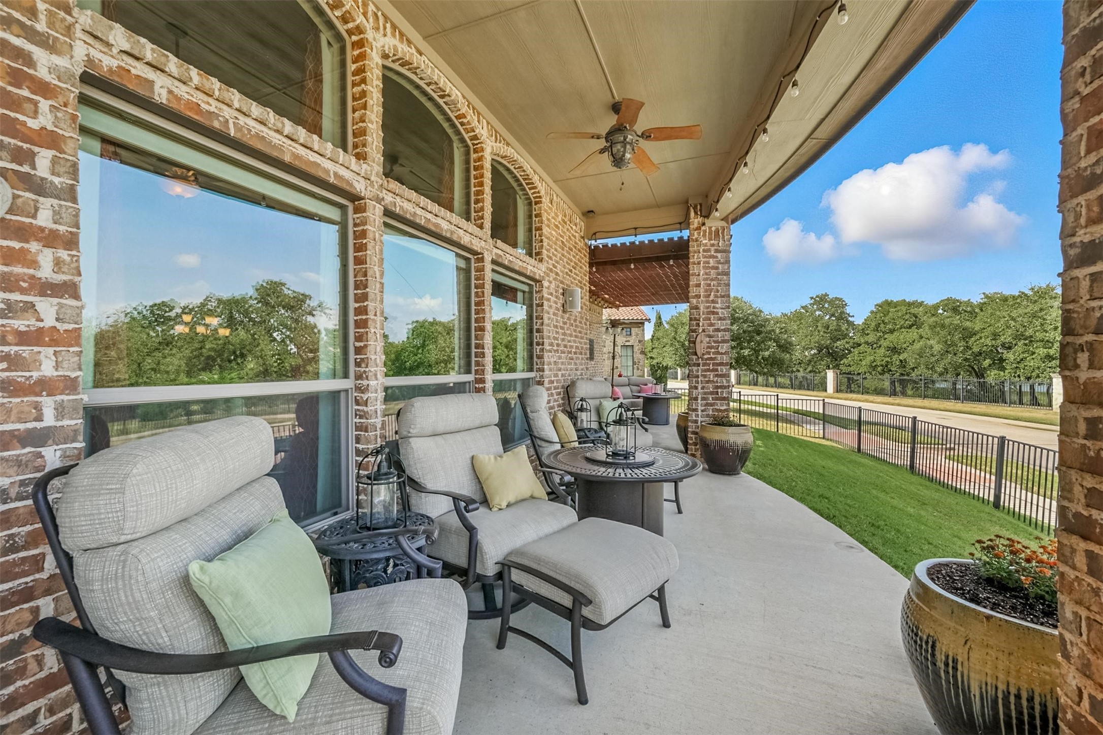 Denton, Texas, 76210, United States, 3 Bedrooms Bedrooms, ,3 BathroomsBathrooms,Residential,For Sale,1932168