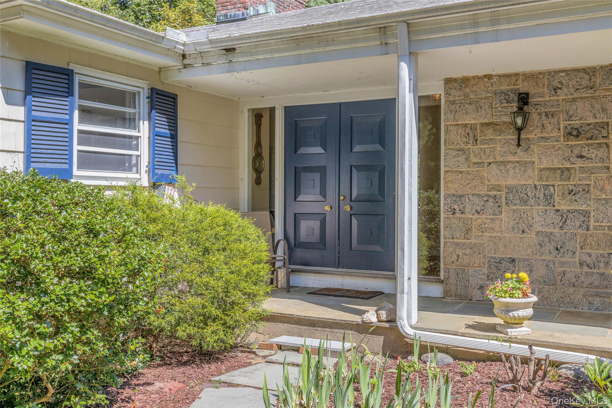 Greenwich, Connecticut, 06831, United States, 3 Bedrooms Bedrooms, ,3 BathroomsBathrooms,Residential,For Sale,1941925