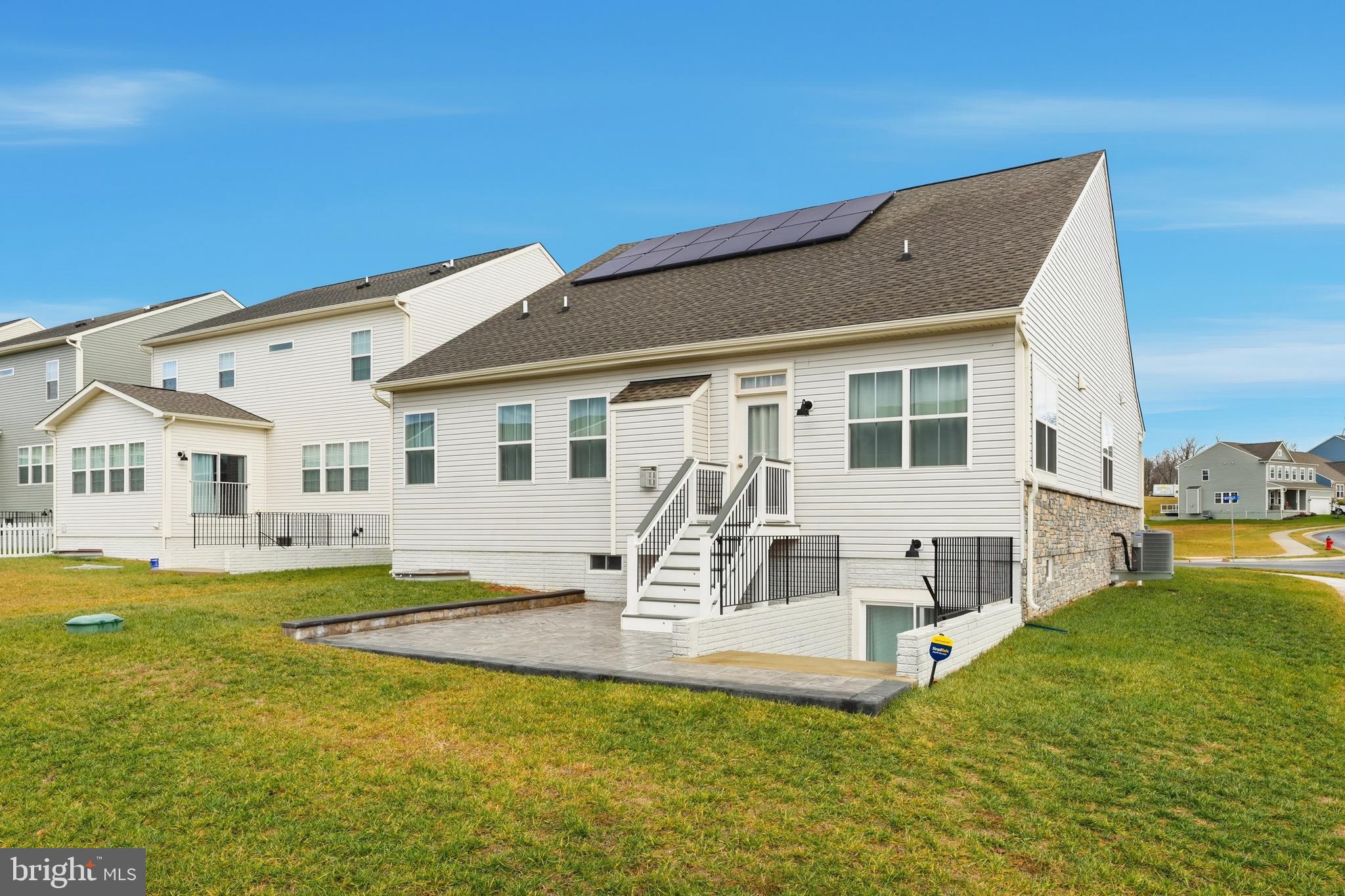 Jeffersonton, Virginia, 22724, United States, 4 Bedrooms Bedrooms, ,3 BathroomsBathrooms,Residential,For Sale,2005610